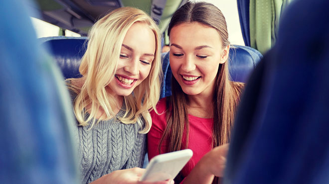 青春期女孩使用社交媒体