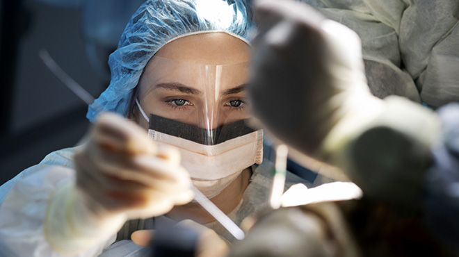 手术室外科医生