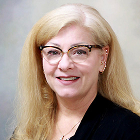 Dana McCray, Au.D. Dana McCray,Au.D。